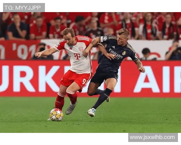 巴萨与拜仁巅峰对决直播全程回顾与精彩瞬间分析