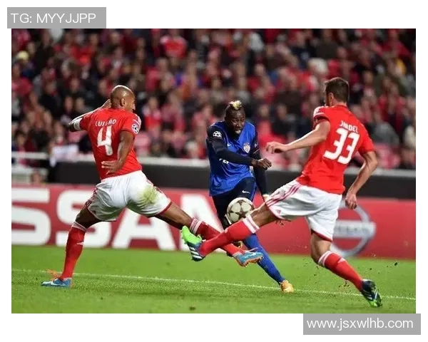 波尔蒂芒人迎战本菲卡争夺联赛重要积分的激烈对决 波尔蒂芒人迎战本菲卡争夺联赛重要积分的激烈对决