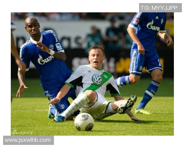 沙尔克04凭借强劲攻势赢得德甲比赛终结沃尔夫斯堡连胜势头